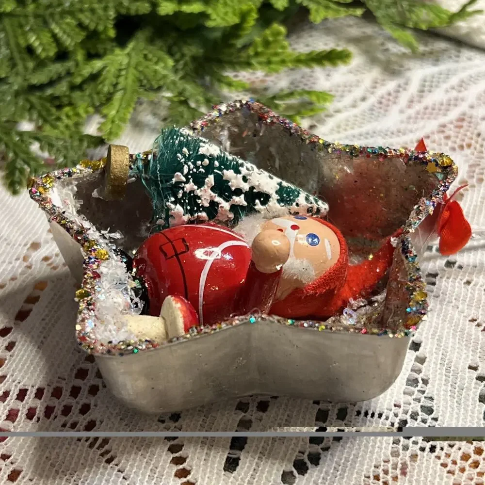 Vintage Star Tart Tin Santa Claus Diorama Mid Century Style Mushroom Ornament